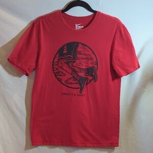 Nike Men's Med Red Gravity's Enemy Men's Graphic Cotton Tee Basketball